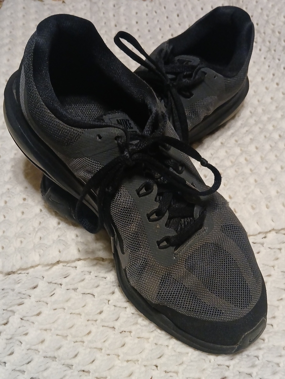 Nike (Max Dynasty 2) Men’s Athletic Running Shoes